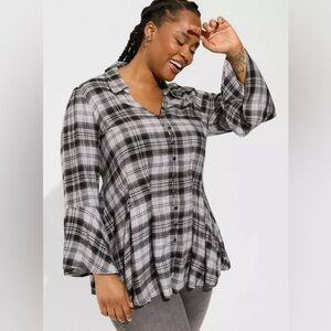 Torrid Blouse Flowy 3X Flannel Plaid Babydoll Button up whimsy black white Boho